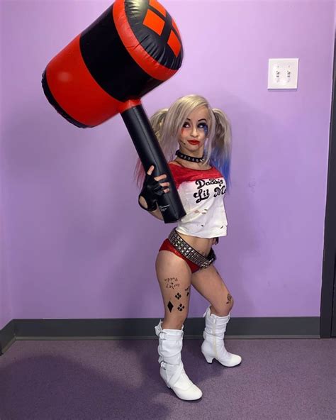 Tiny Texie is an American TikTok star, dancer and social media personality. She is an adult entertainer 3 feet 6 inches tall. She was born with Kenny-Caffey syndrome and is often mistaken for a child at first glance. He has millions of fans on her tinytexieufficiale TikTok account. Tune in to Tiny Texie's biography and